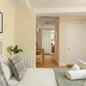 Cosy Dean Village , Edinburgh United Kingdom